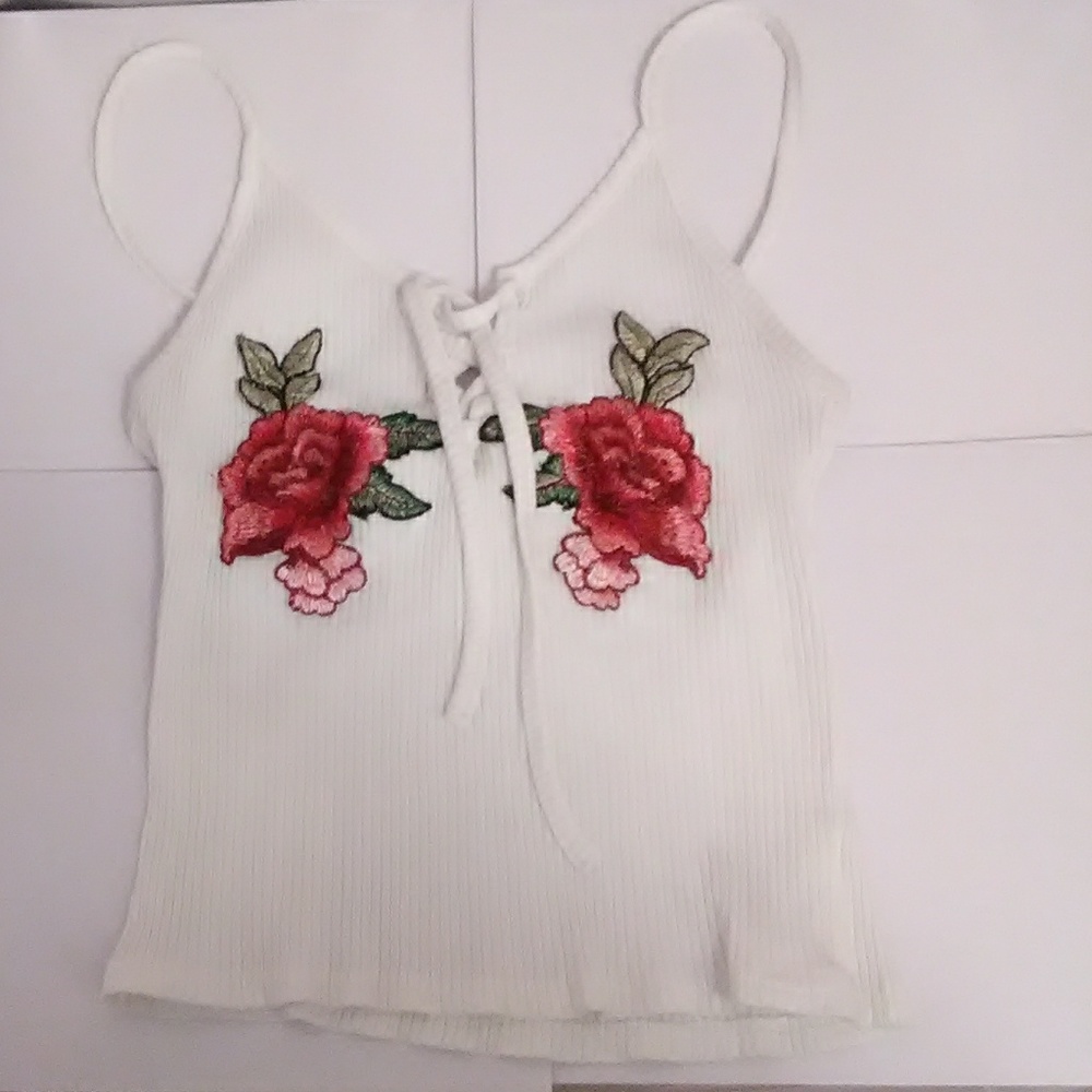 embroidered rose cropped tank - Picture 1 of 5